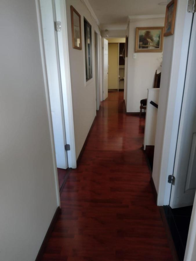 Hotel Hostal Ines Santiago del Cile Esterno foto
